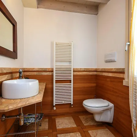 Barcuzzi Villa *